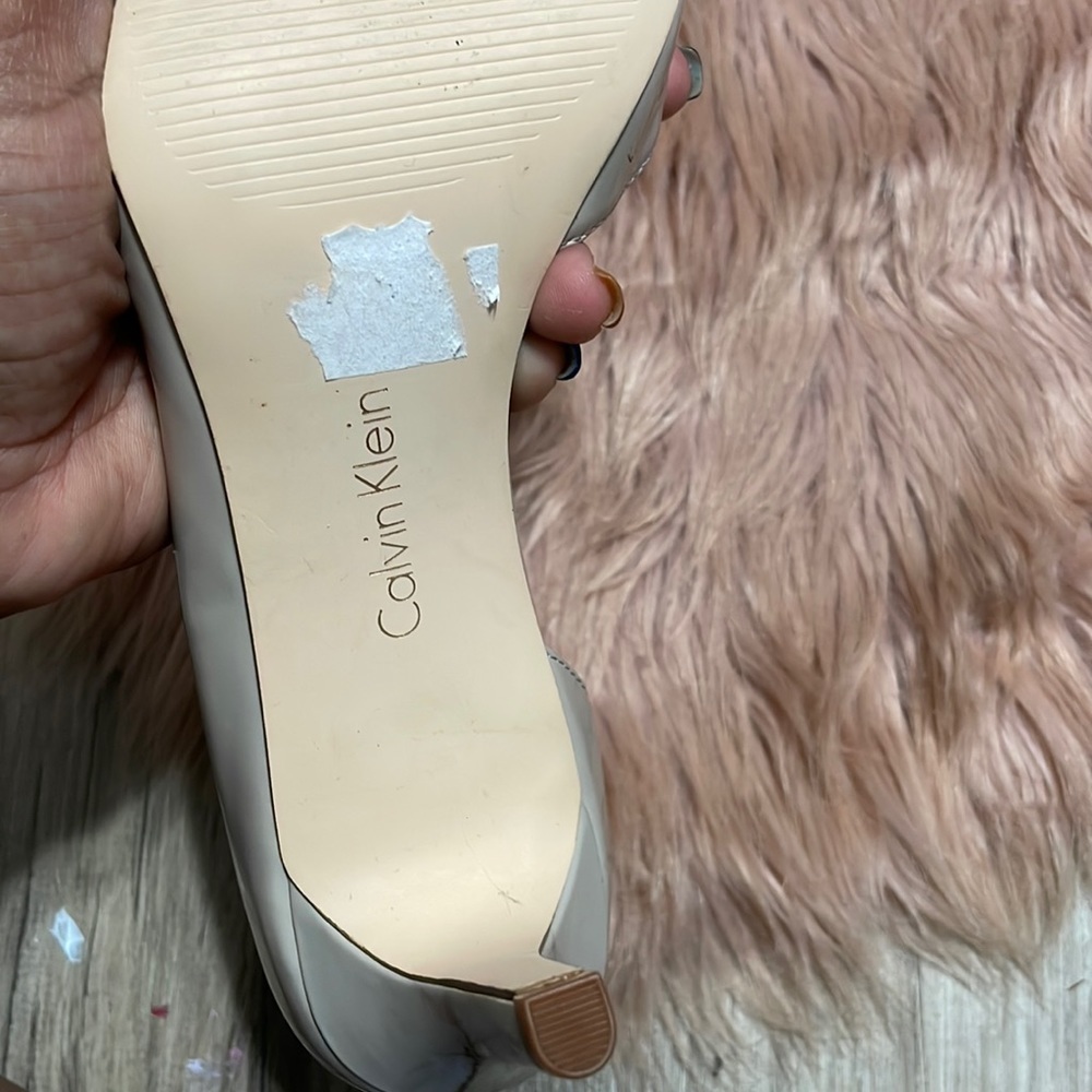 Calvin Klein Cream Heels Size 9 - Picture 9 of 9